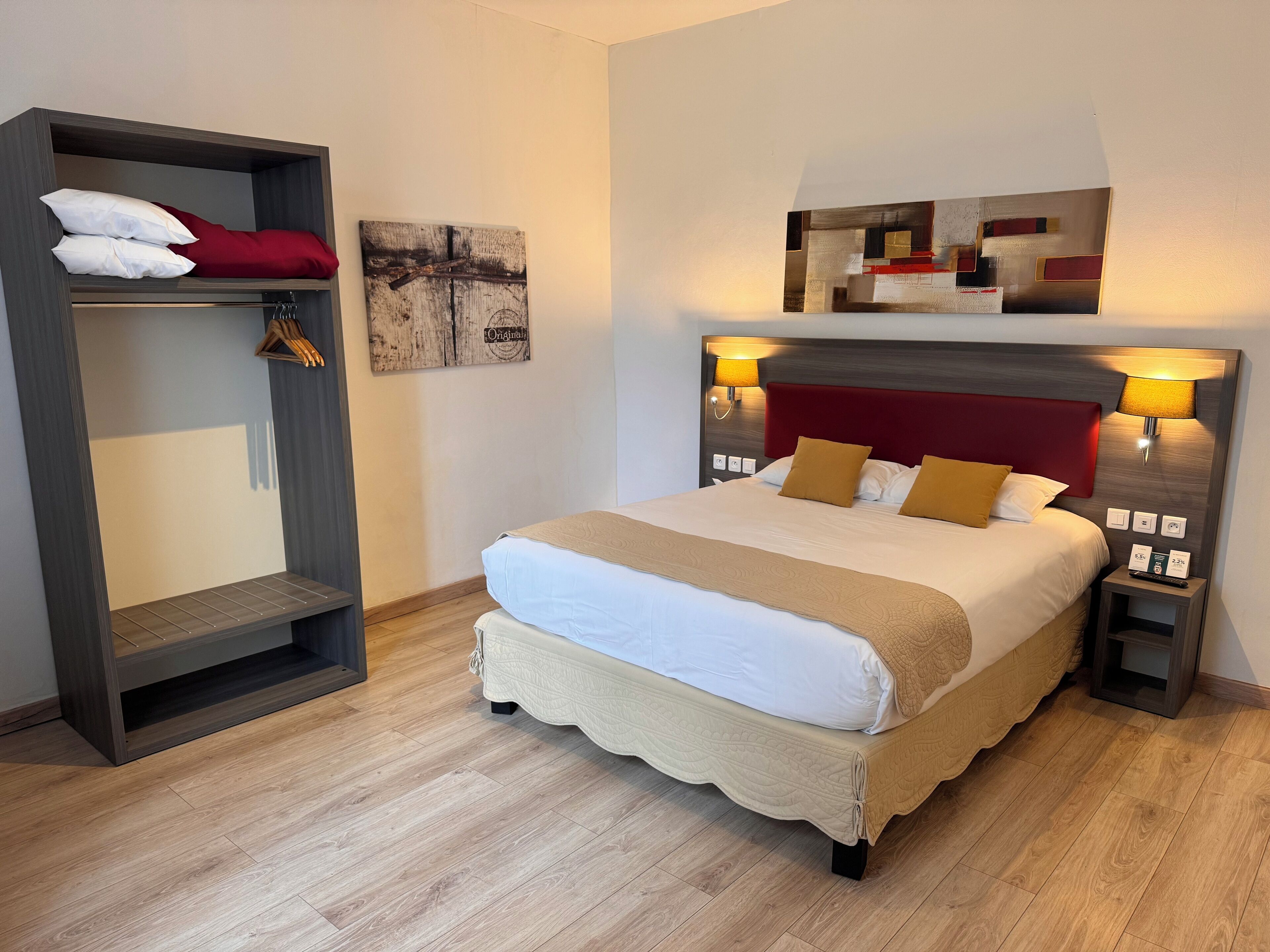 superior double room | minibar, in-room safe, desk, soundproofing