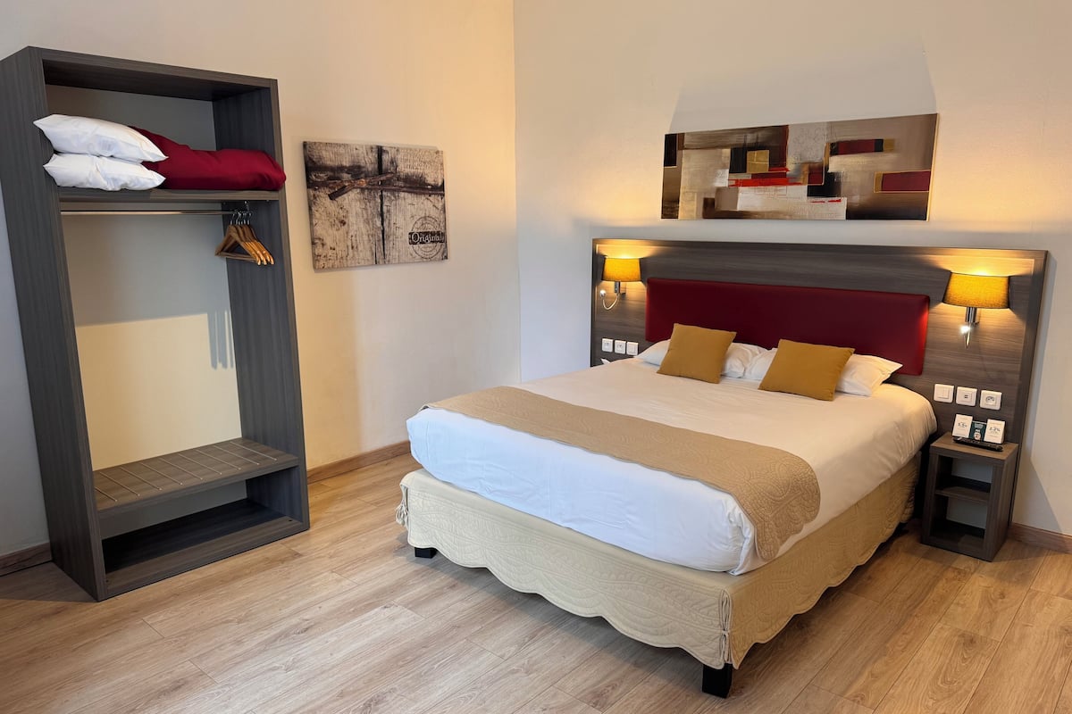 superior double room | minibar, in-room safe, desk, soundproofing