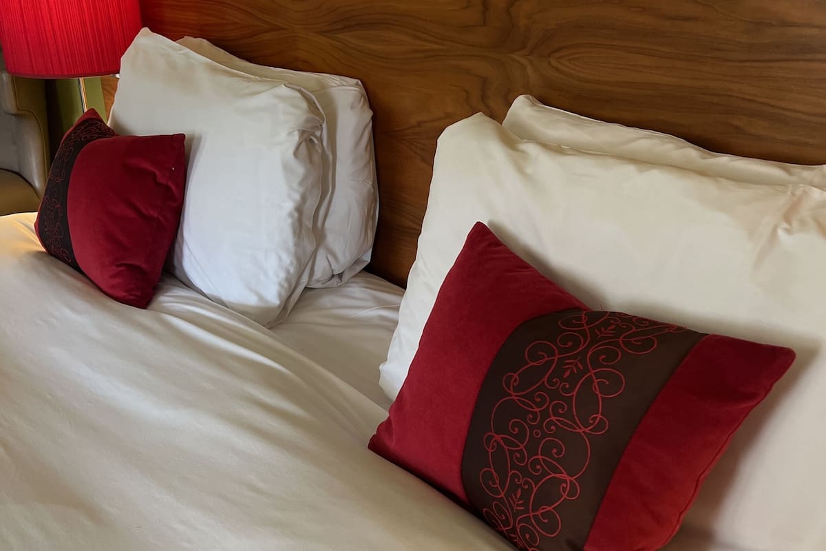 1 bedroom, premium bedding, desk, blackout curtains