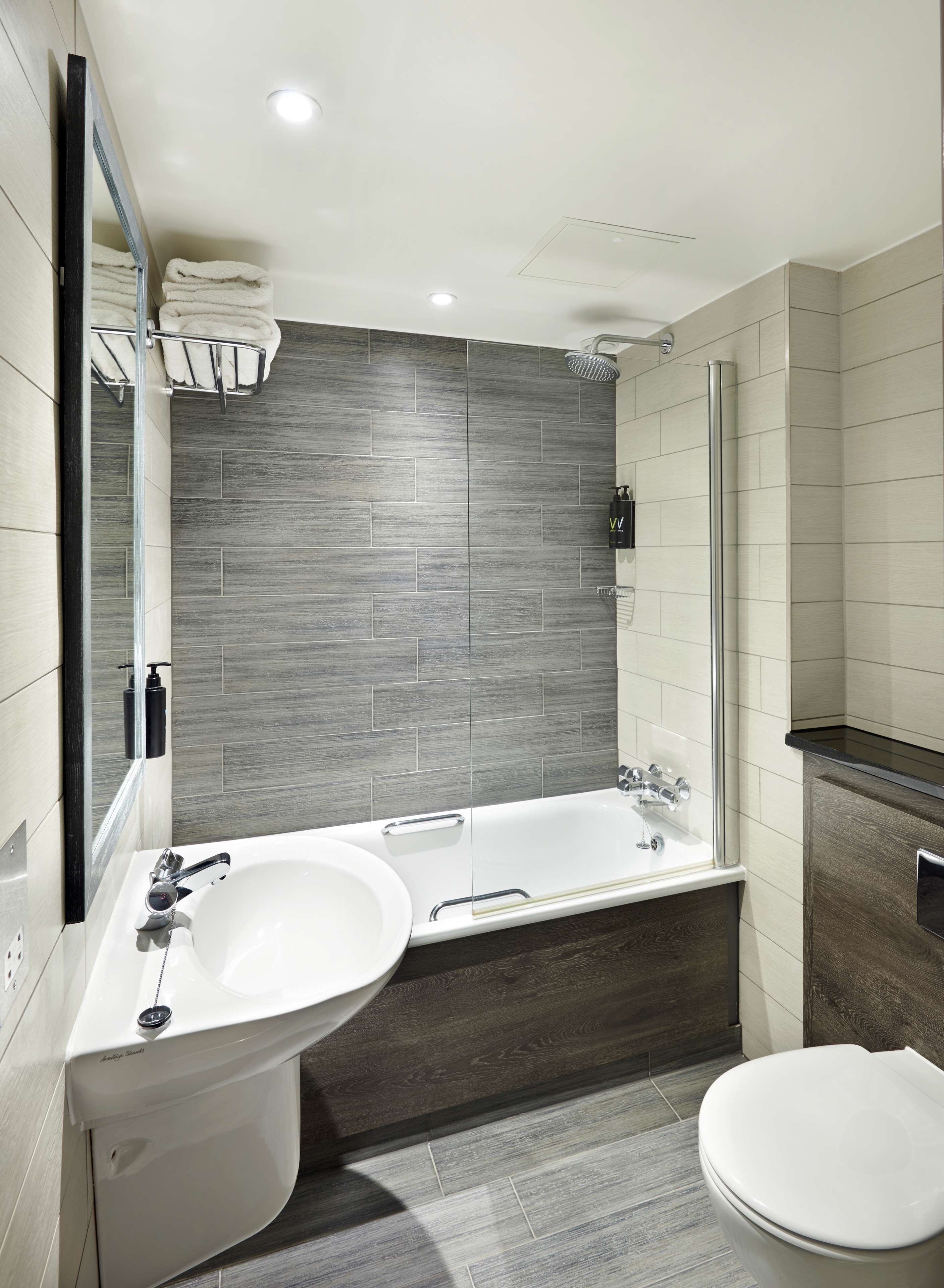 shower, rainfall showerhead, free toiletries, hair dryer