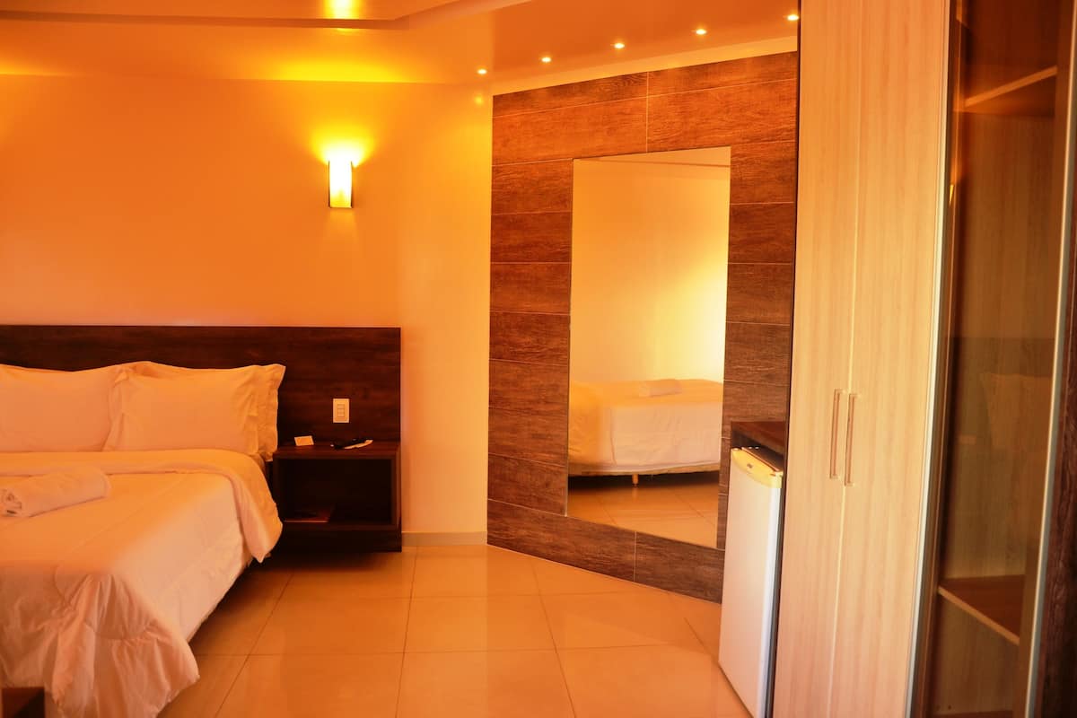 luxury suite | 1 bedroom, minibar, in-room safe, desk