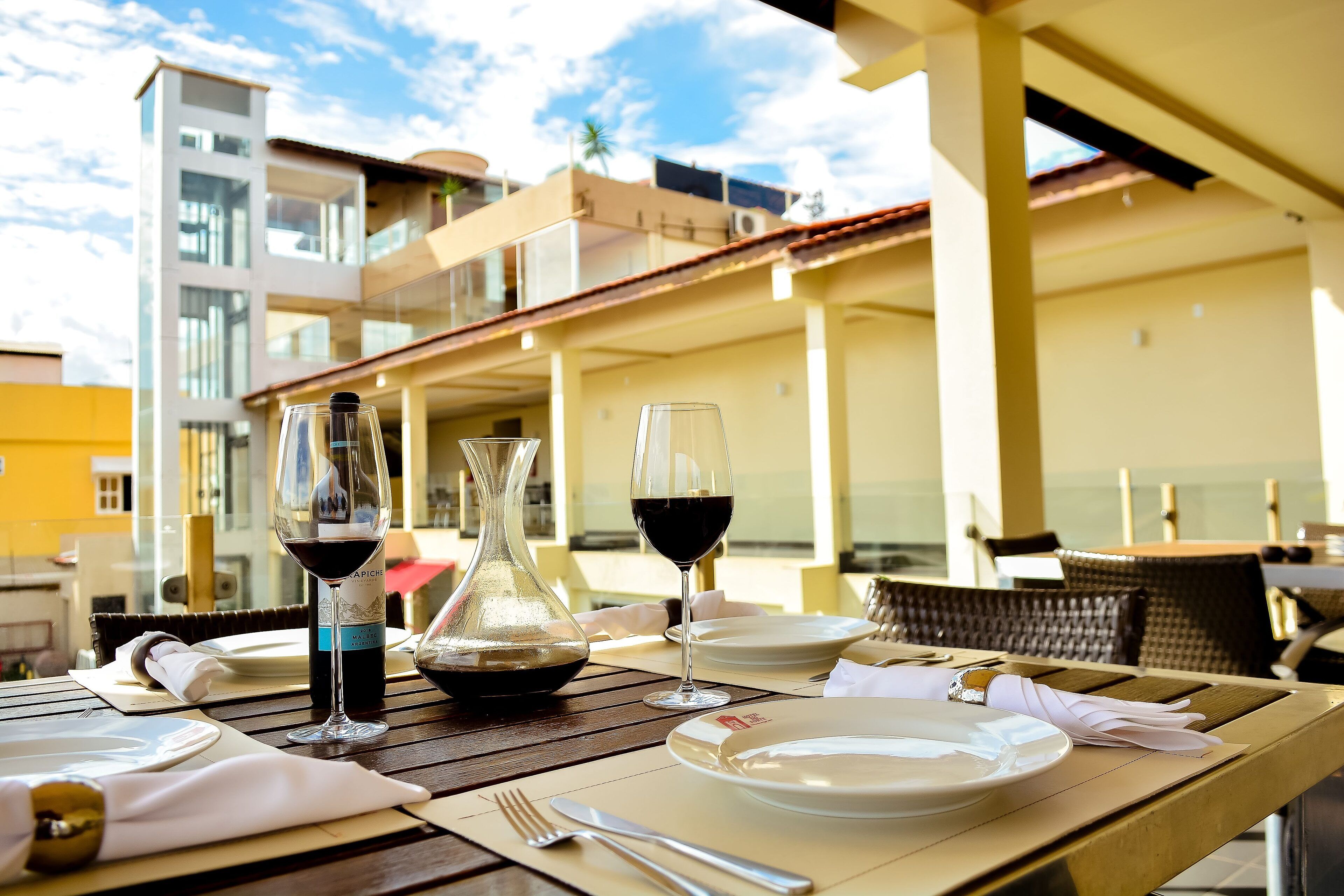 breakfast, lunch, dinner served; italian cuisine