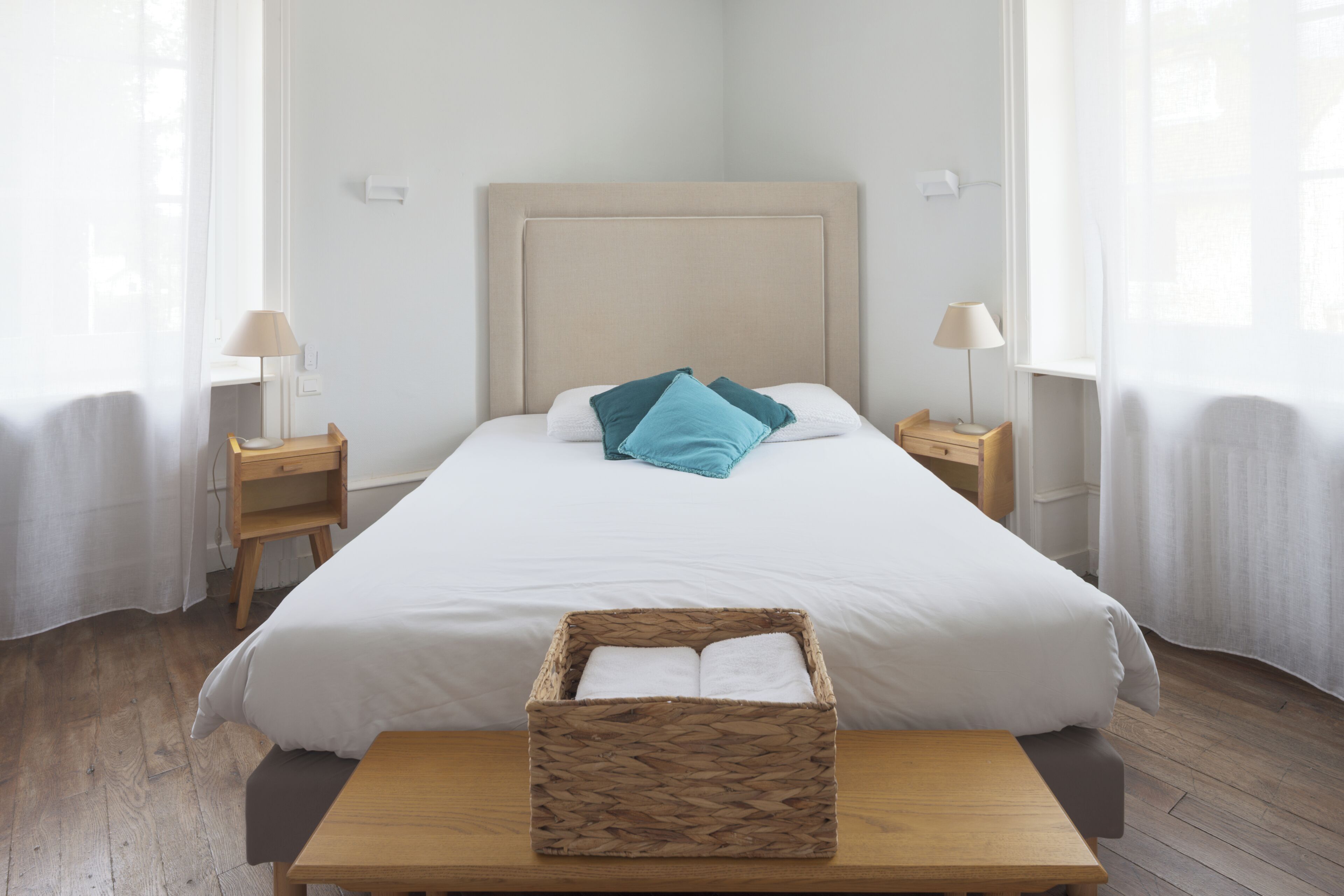 Double Room | Desk, laptop workspace, bed sheets