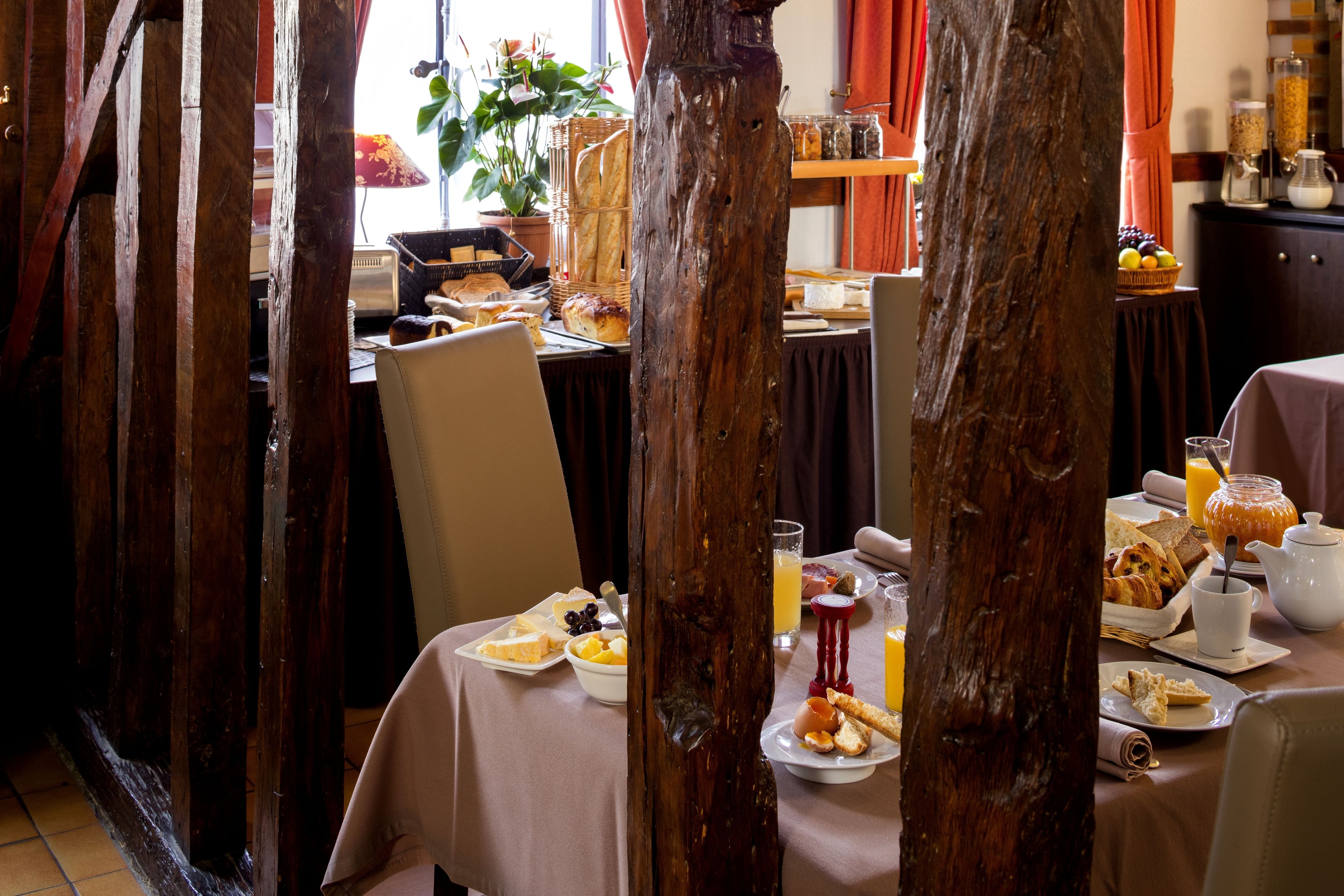 Lounas ja illallinen, paikallinen keittiö