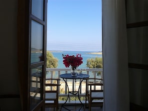Camera con letto matrimoniale o 2 letti singoli, vista mare | Vista dalla camera