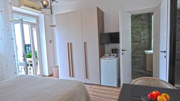 Comfort Double Room, Terrace, Ground Floor | 1 bedroom, premium bedding, free WiFi, bed sheets