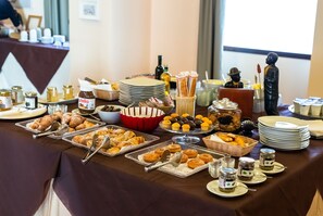 Desayuno buffet incluido todos los días 