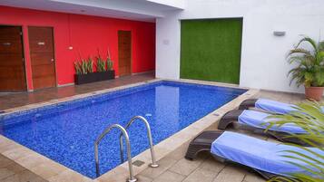 Piscina a l'aire lliure