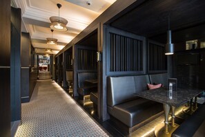 2 bars/lounges - The Chester Hotel (Aberdeen)