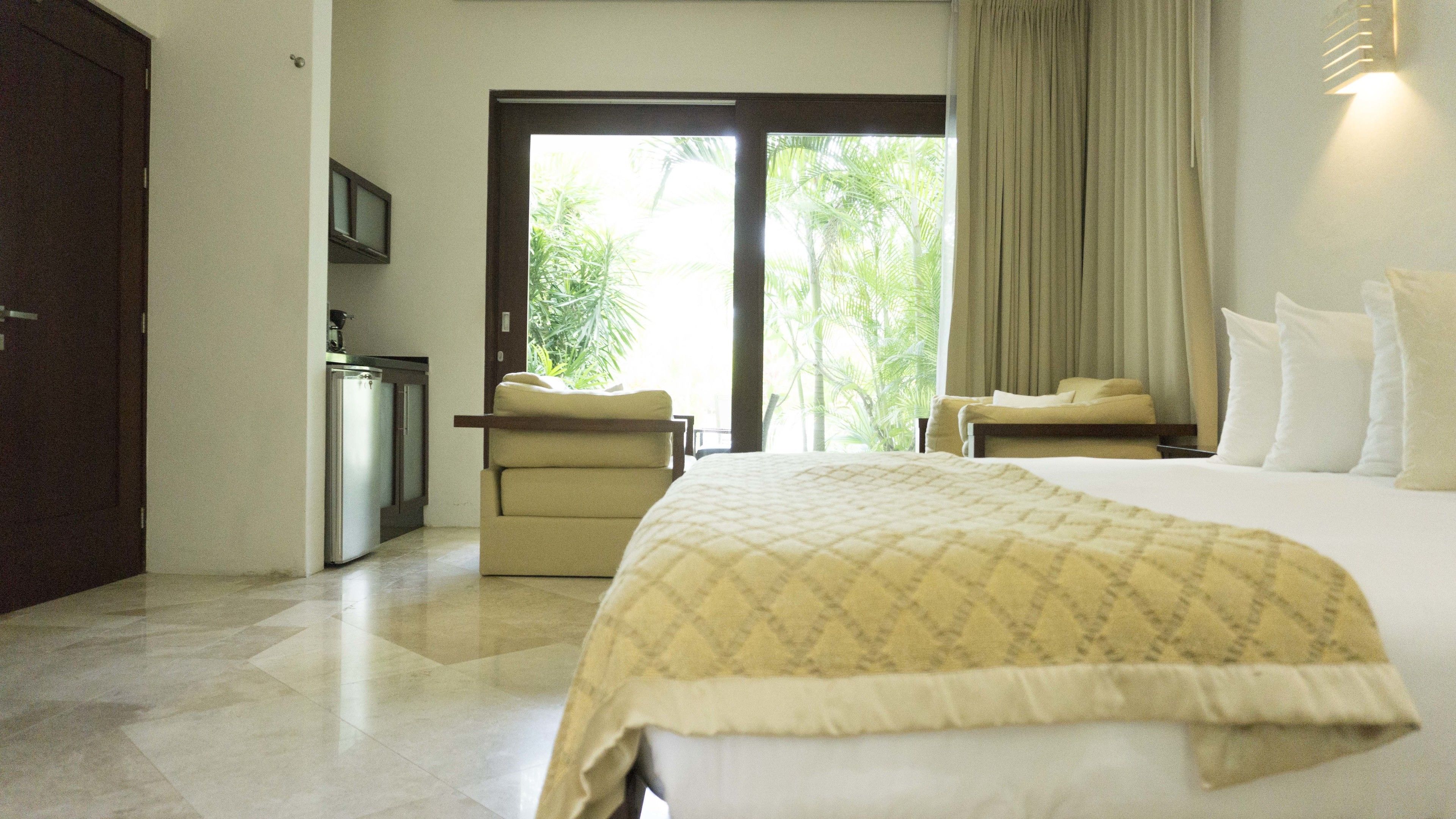 Studio Suite (Swim Up) | In-room safe, free WiFi