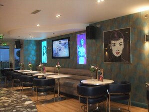 Colazione completa, servita tutte le mattine (12 GBP a persona) 