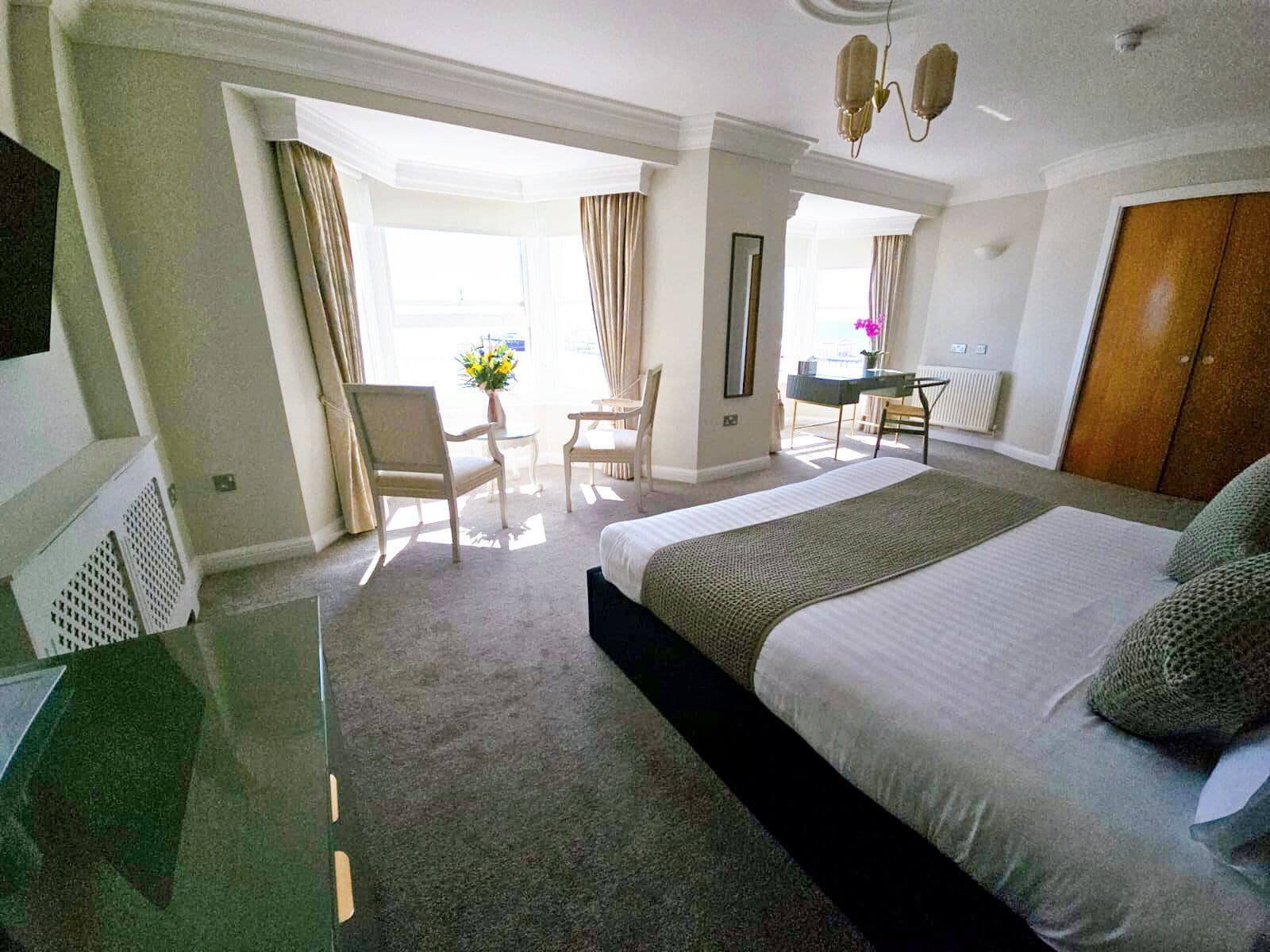 Superior King Room with Sea View | Hypo-allergenic bedding, iron/ironing board, free WiFi, bed sheets