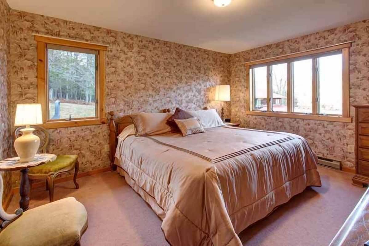 Chalet, Private Villa, King Bed, Living Room, Full Kitchen, Fireplace