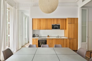 Apartament, 5 dormitoris | Cuina privada | Frigorífic gran, microones, forn i placa de cuina