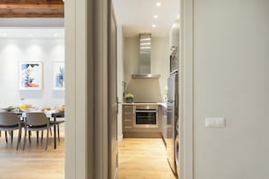 Superior Apartment | In-room dining - Aspasios Urquinaona Apartments (Barcelona)