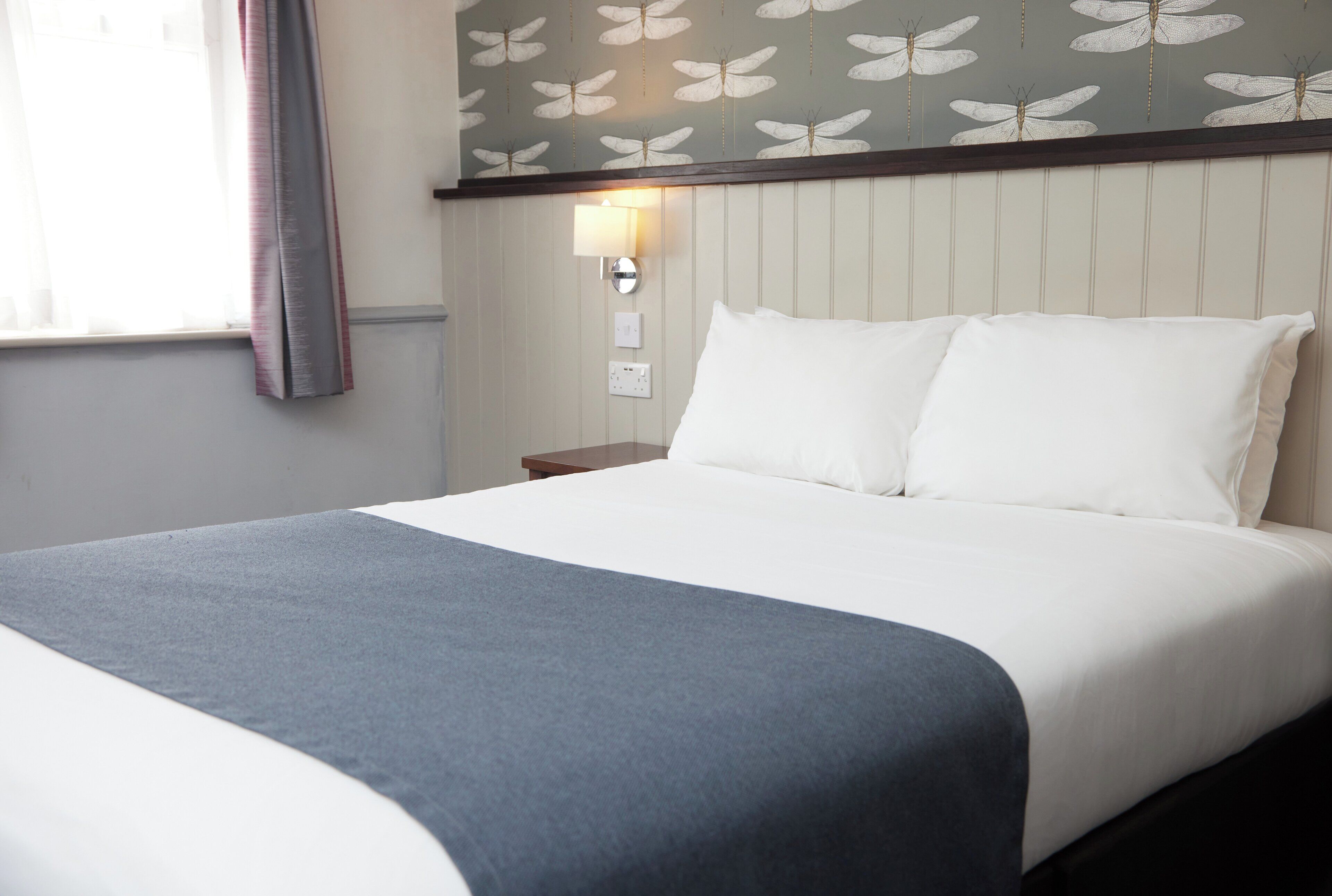 Standard-Doppelzimmer | Schreibtisch, laptopgeeigneter Arbeitsplatz, Verdunkelungsvorhänge