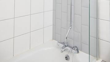 Gabungan pancuran/tab mandi, kelengkapan dandanan diri percuma