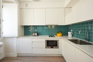 Apartamento estándar, 1 habitación | Cocina privada | Frigorífico, microondas, lavavajillas y cafetera o tetera