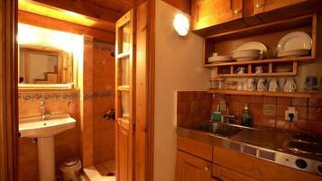 House (Alkmene) | Private kitchenette | Fridge, stovetop, coffee/tea maker, electric kettle
