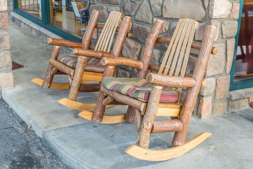 Mountain Breeze Motel