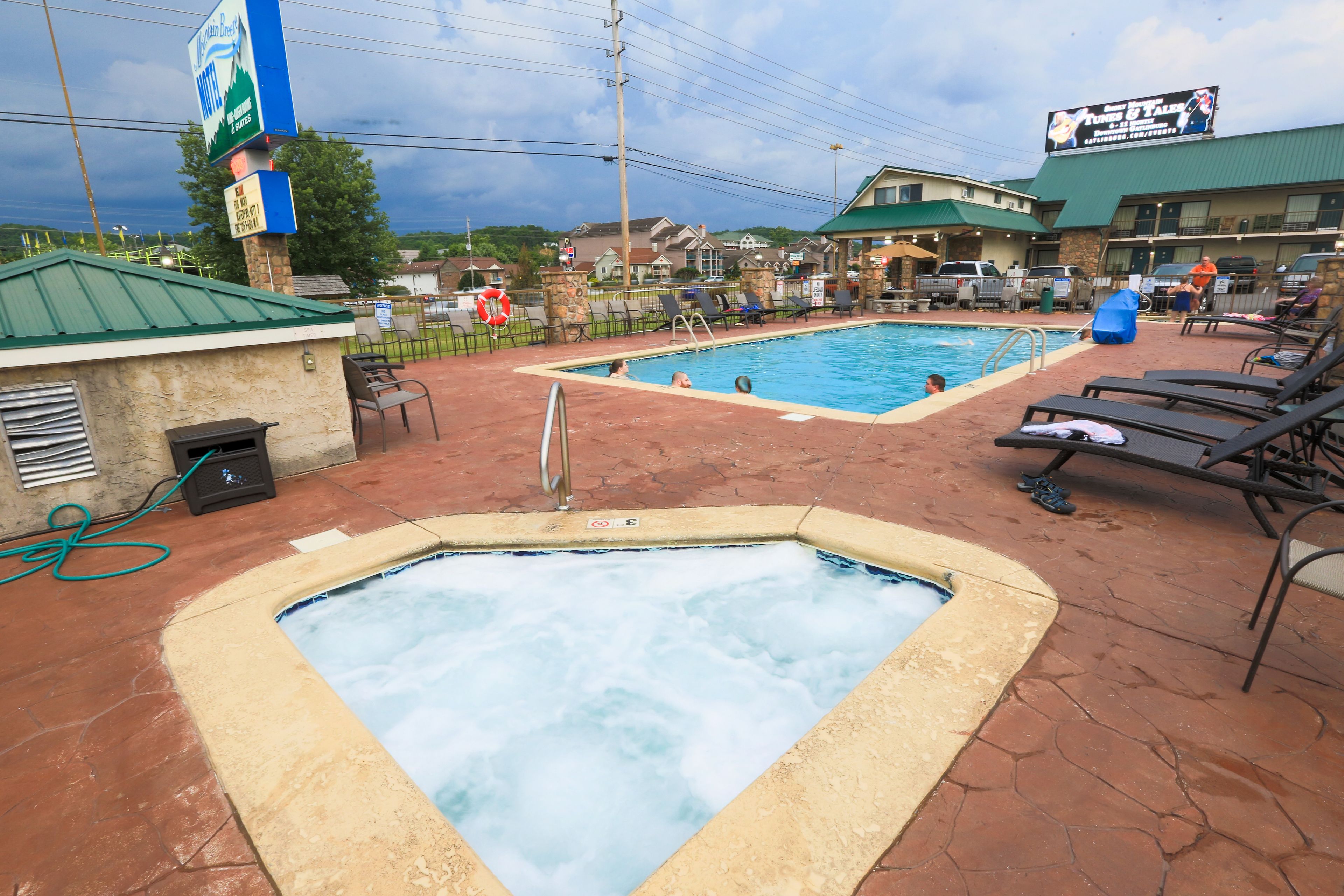 مغطس سبا خارجي