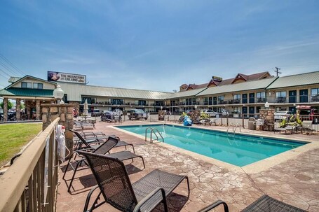 Mountain Breeze Motel - Image 36