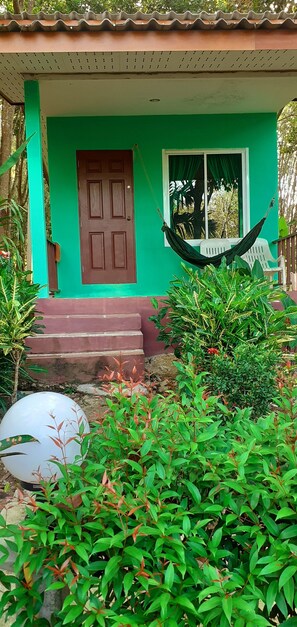 Deluxe Room | View from room - Lanta Maikeaw Bungalow (Ko Lanta)