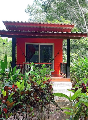 Standard Bungalow | Select Comfort beds, desk, laptop workspace, blackout curtains - Lanta Maikeaw Bungalow (Ko Lanta)