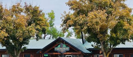 المنشأة من الخارج