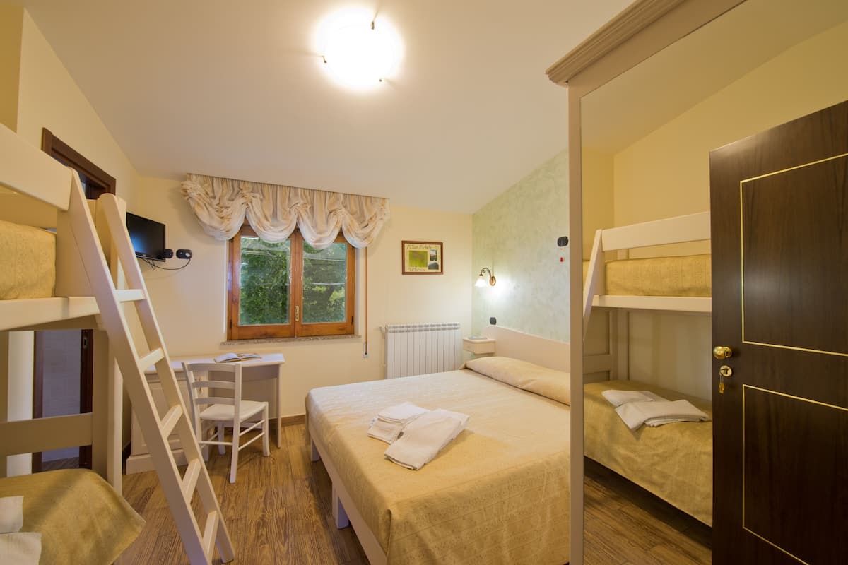 Premium bedding, minibar, desk, blackout curtains