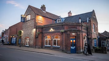 Fachada del alojamiento - Noche