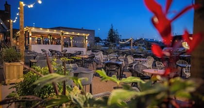 Kings Head Hotel by Greene King Inns