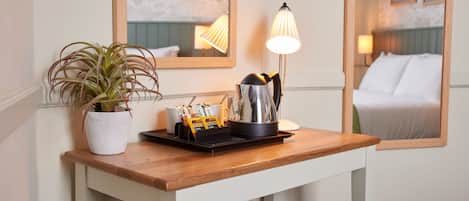 Mini Double | Escritorio, wifi gratis y ropa de cama