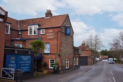 Kings Head Hotel by Greene King Inns