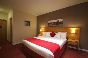 Double Room | Desk, blackout curtains, iron/ironing board, free WiFi - Kingstown Hotel by Greene King Inns (Hull)