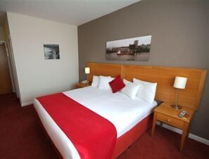 Double Room | Desk, blackout drapes, iron/ironing board, free WiFi - Kingstown Hotel by Greene King Inns (Hull)