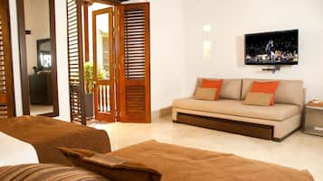 迷你吧、客房内保险箱、办公桌、遮光窗帘