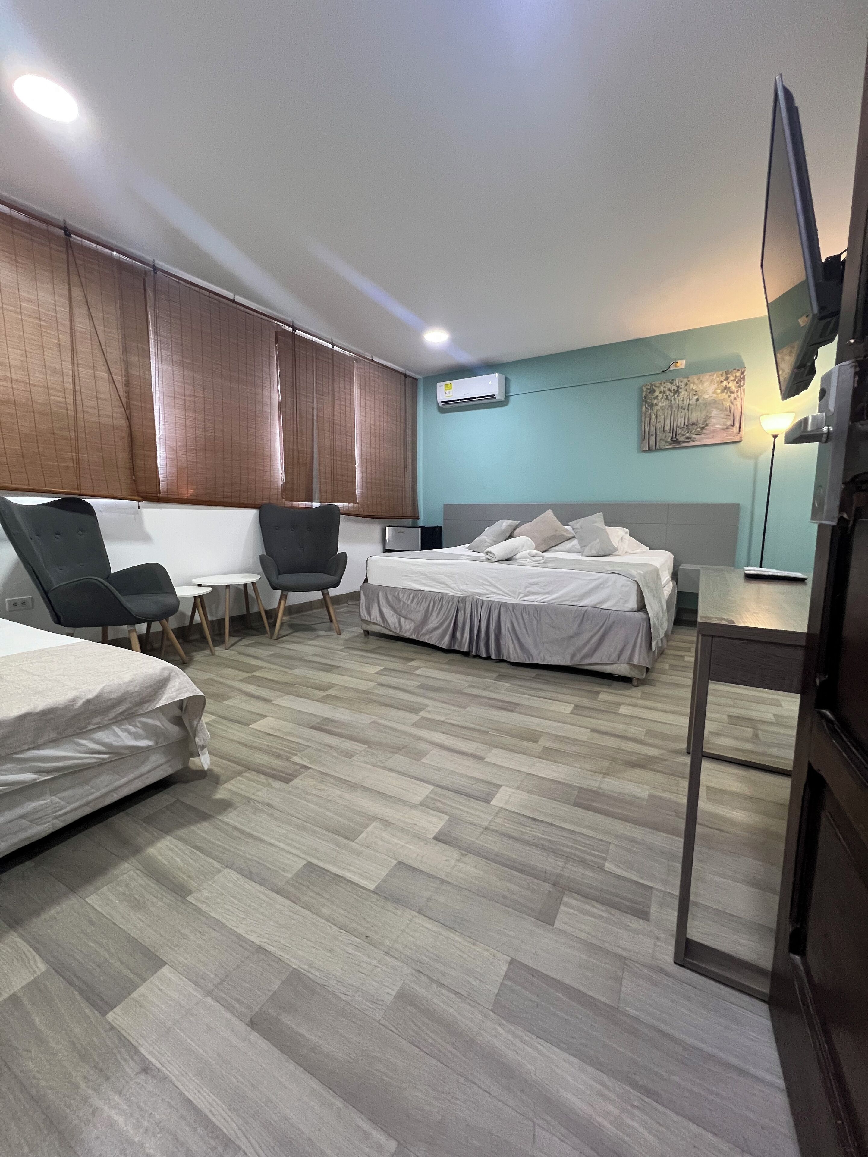 Suite | Literie de qualité supérieure, coffres-forts dans les chambres