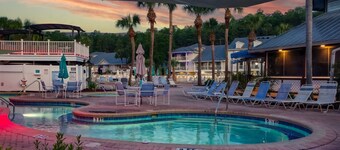 พาราไดส์เลคส์รีสอร์ท - ไม่จำเป็นต้องสวมเสื้อผ้า - สำหรับผู้ใหญ่เท่านั้น