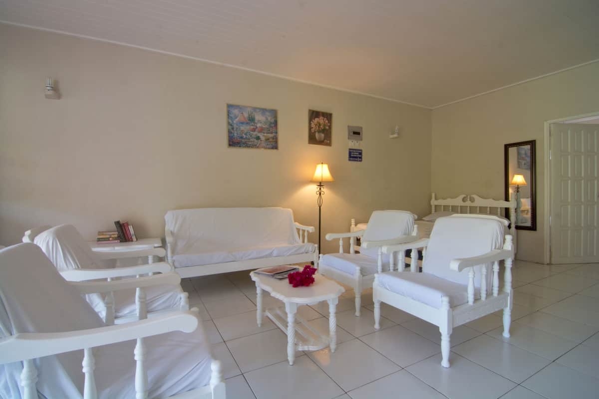 Appartement, 2 slaapkamers (Sea Urchin) | 1 slaapkamer, verduisterende gordijnen, een strijkplank/strijkijzer