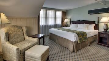 Hochwertige Bettwaren, Schreibtisch, schallisolierte Zimmer