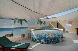 2 piscinas al aire libre (de 07:00 a 22:00), sombrillas, tumbonas