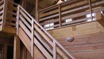 Traditional Cabin, 2 Bedrooms, 2 Bathrooms, Mountain View (River Access) | Staircase