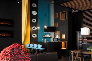 Reception - Alt Hotel Winnipeg (Winnipeg)