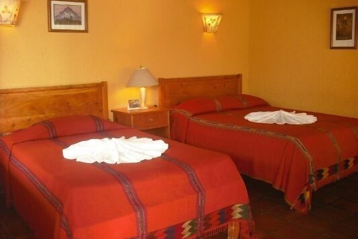Standard Room | In-room safe, individually decorated, individually furnished, desk