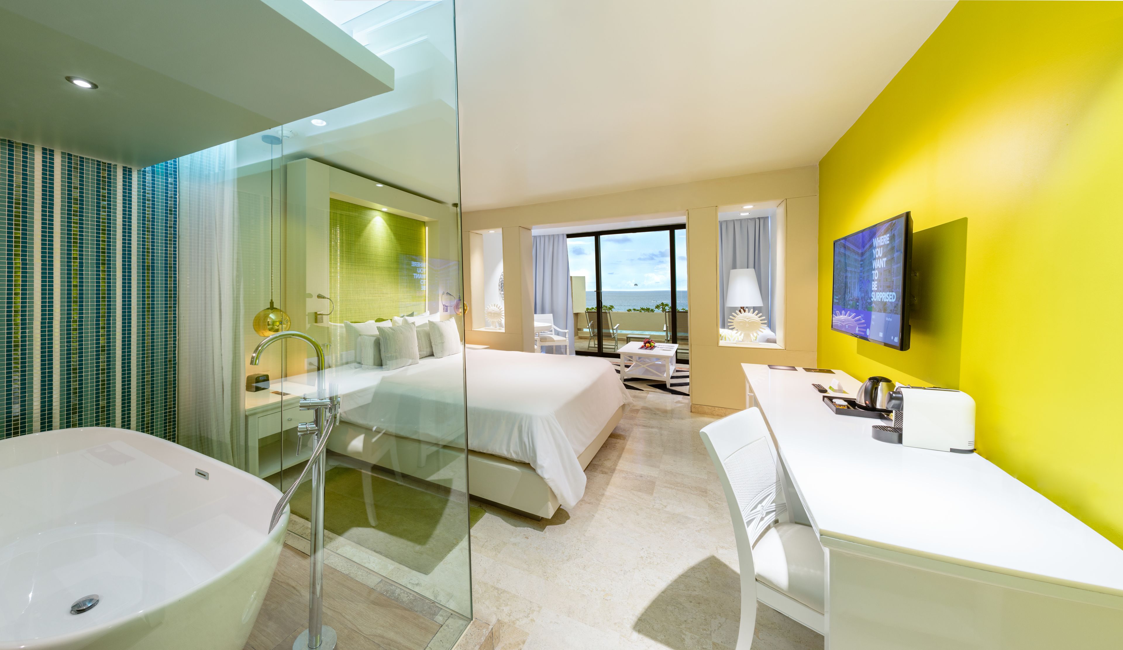 THE RESERVE Luxury Junior Suite Ocean View | Premium bedding, free minibar, in-room safe, desk