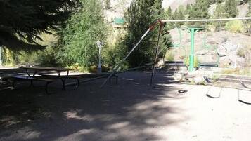 Children’s play area – outdoor