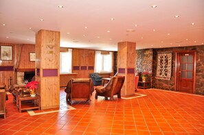 Sala de estar en el lobby