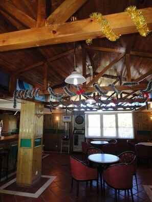Bar (on property) - Hotel Nevasur (Monachil)