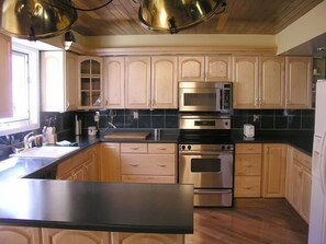 Private kitchen - Lodge Vacation Rental (Lake City)